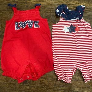 2 Rompers